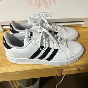 Adidas grand court sneakers